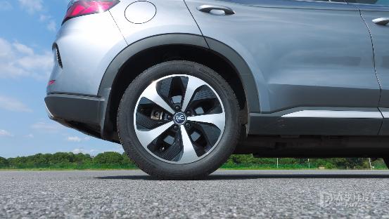 比亞迪車主必看!宋PLUS DM-i換胎省電秘籍