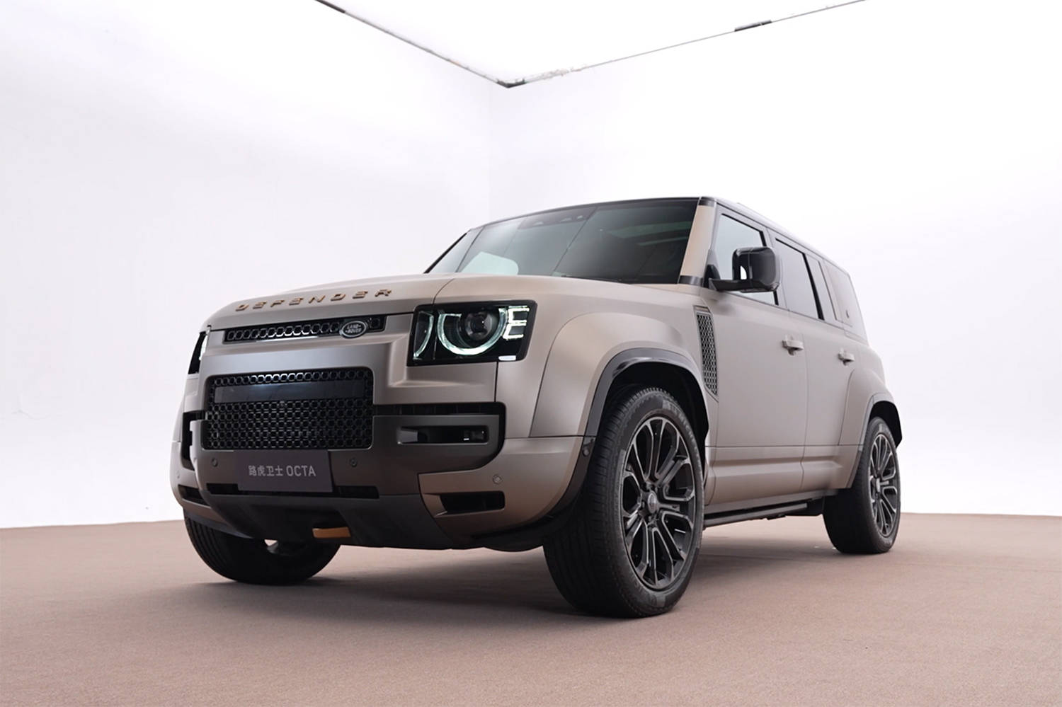 路虎衛士全新旗艦型號發布 從現在起忘掉“G63”吧
