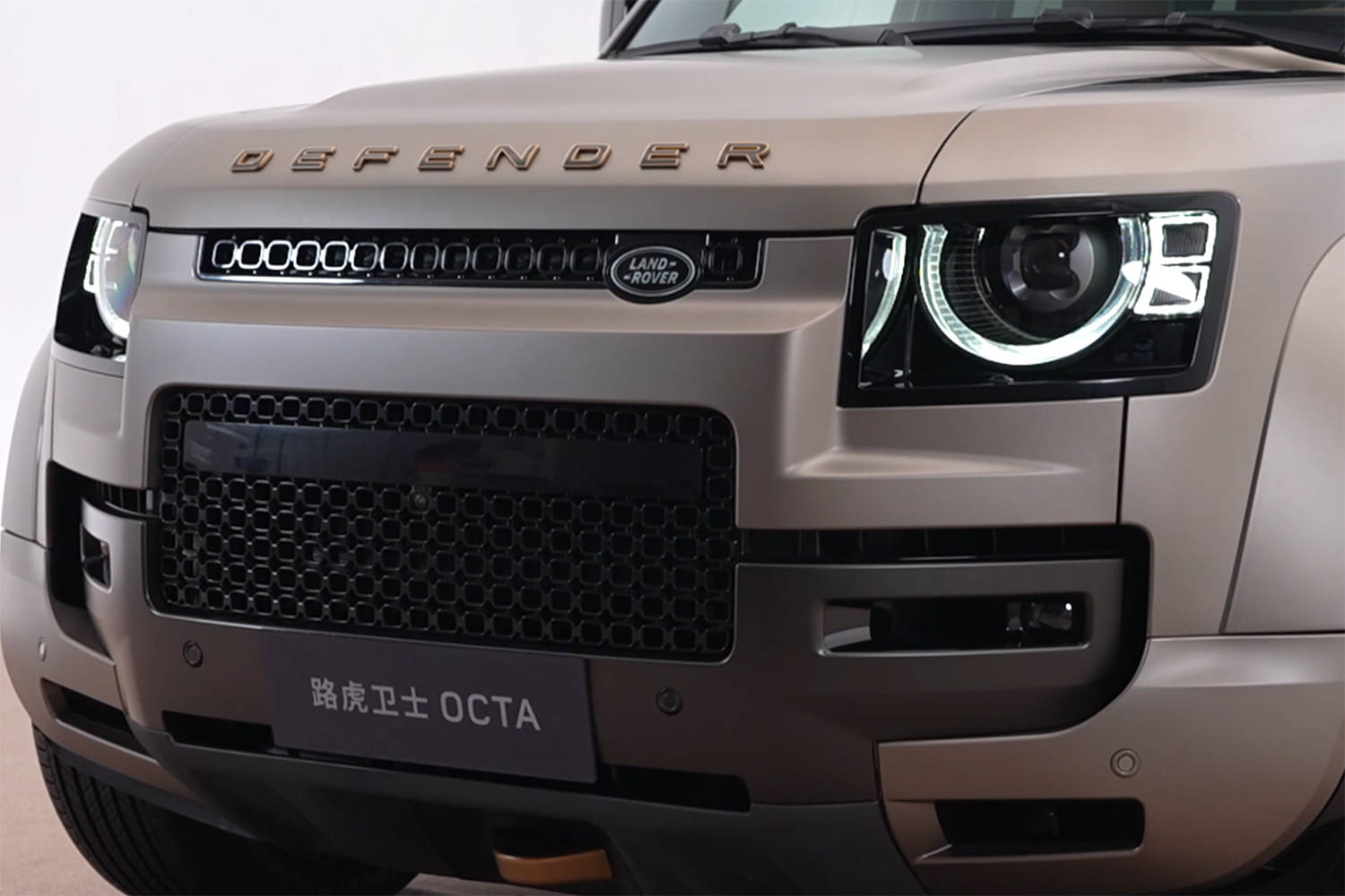 路虎衛士全新旗艦型號發布 從現在起忘掉“G63”吧