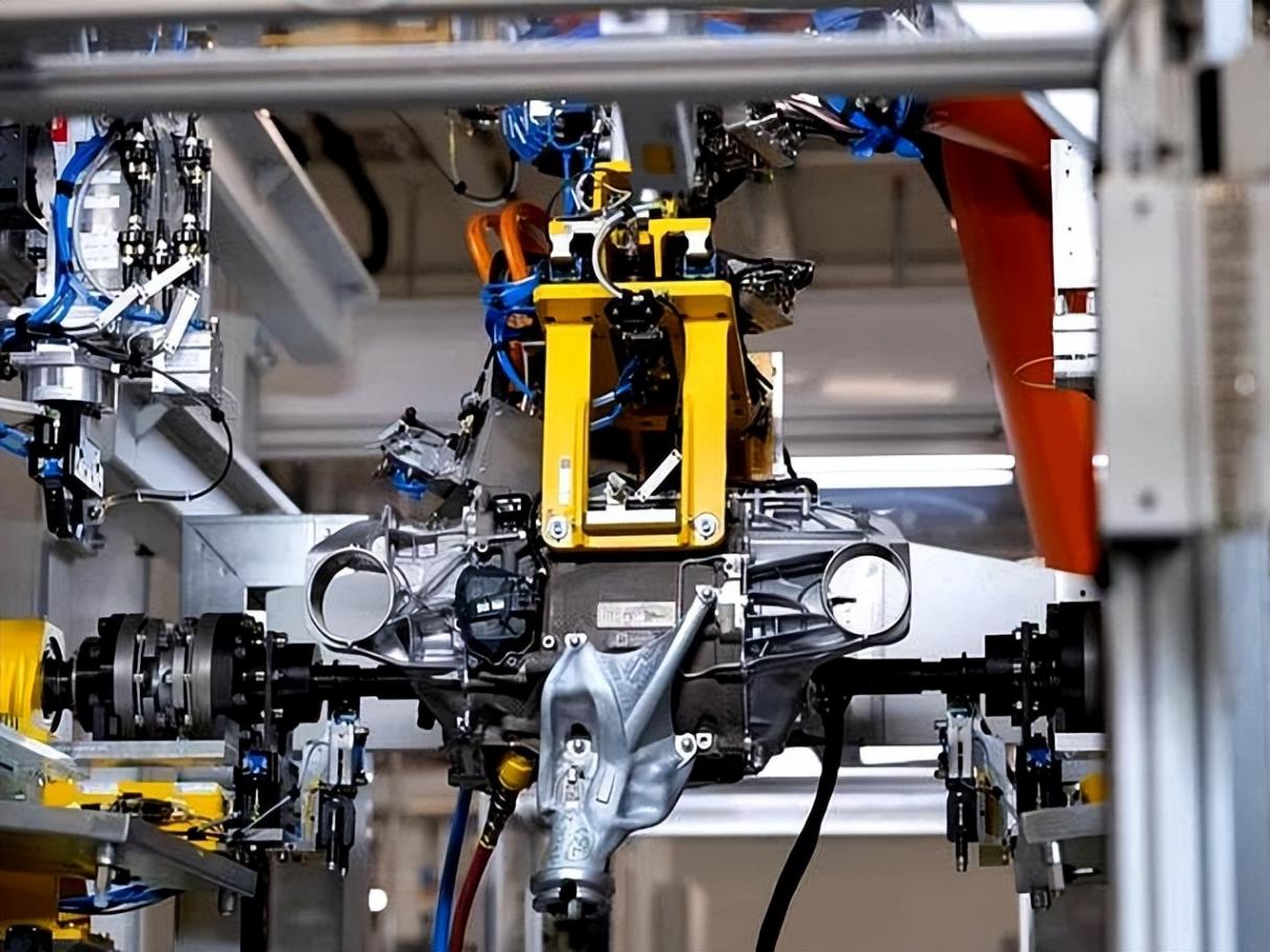 全新一代寶馬3系曝光,內(nèi)外設(shè)計(jì)大變樣,尺寸加長,值得期待嗎?