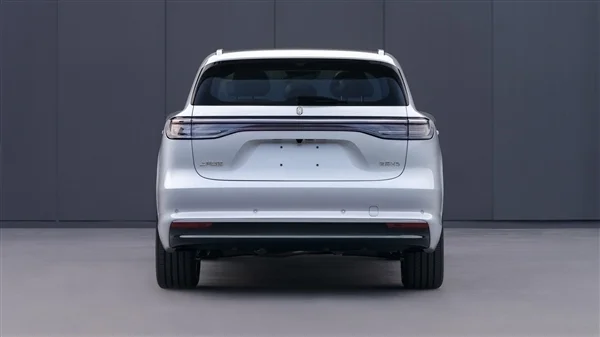 上汽華為打造 尚界H5首張實拍圖流出：最親民鴻蒙智行車來了