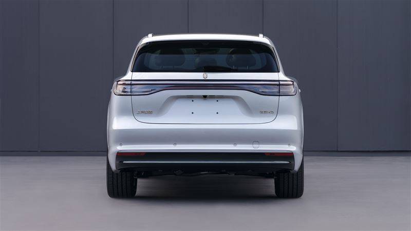 起價(jià)不到20萬(wàn),搭載華為ADS4,尚界H5提前鎖定爆款