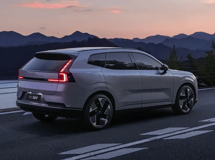 純電續航超200公里 全新沃爾沃XC70將于8月開啟預售