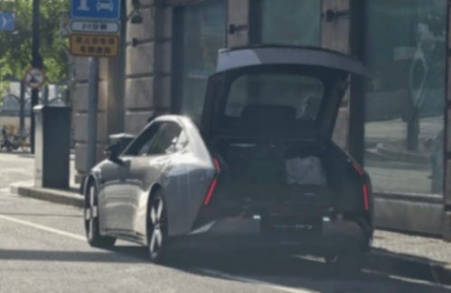 全新小鵬P7實車曝光!配備掀背式尾門,預(yù)計三季度發(fā)布