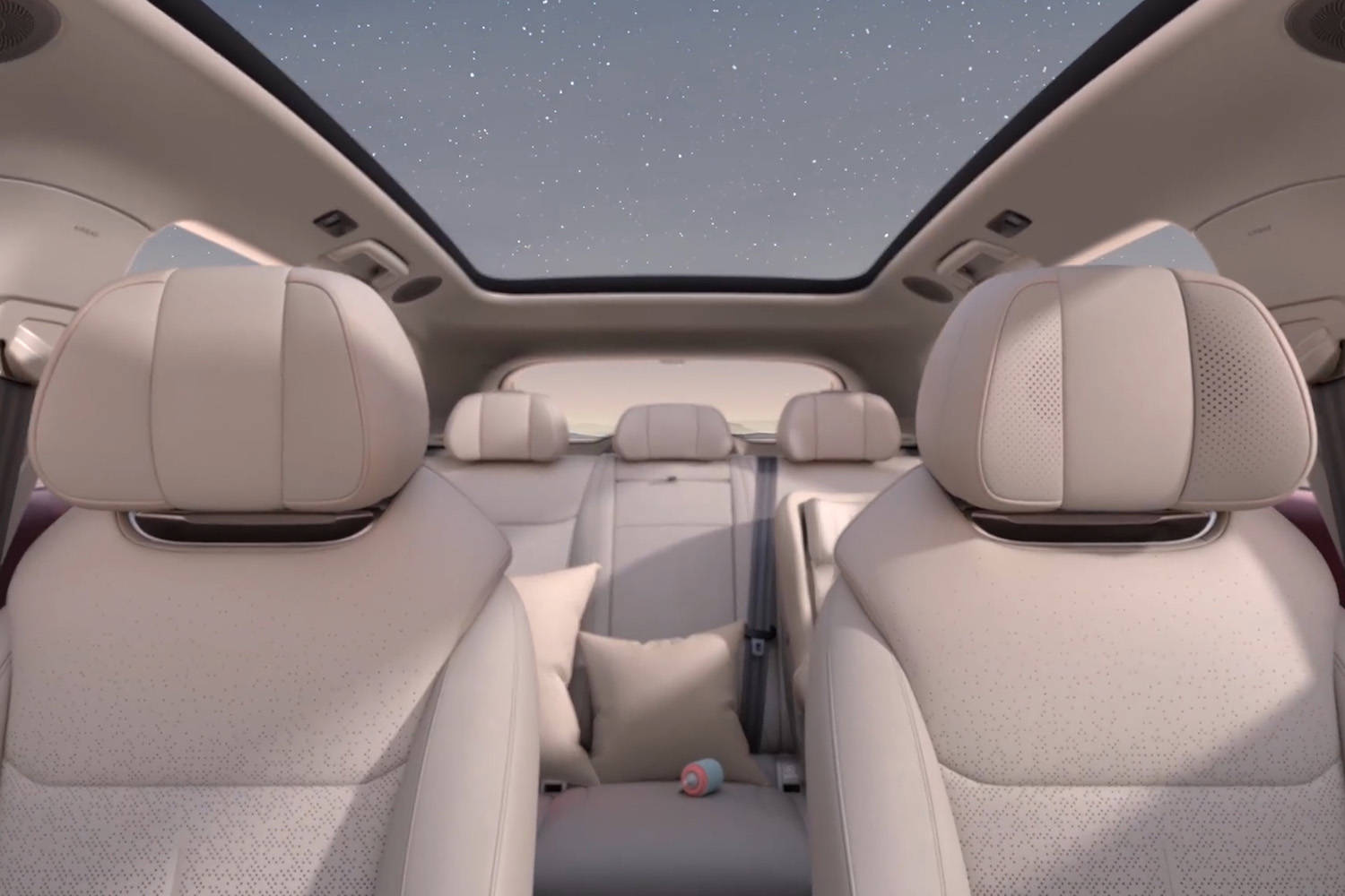 內飾全面煥新/搭載鴻蒙座艙5 新款嵐圖知音內飾曝光