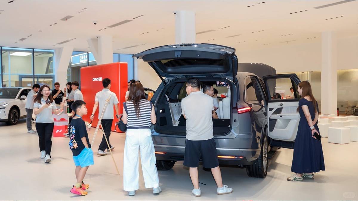 準新車比新車價格更高,小米的保值屬性直逼茅臺?