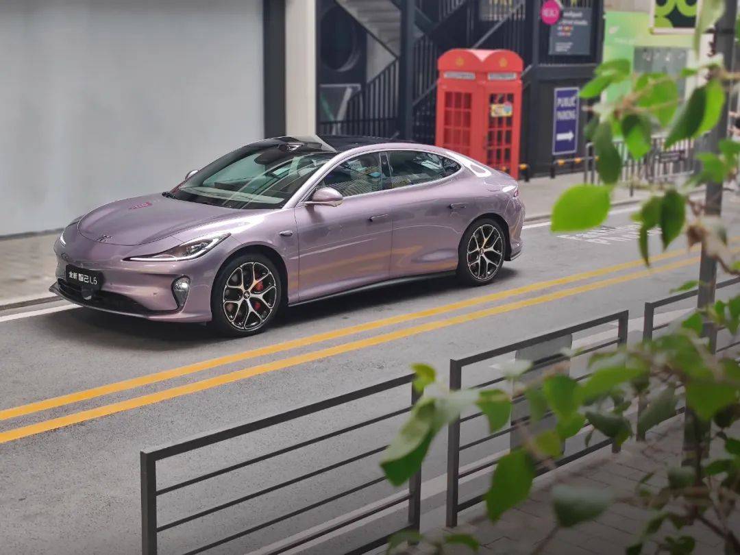 科技載體再升華-試駕智己L6