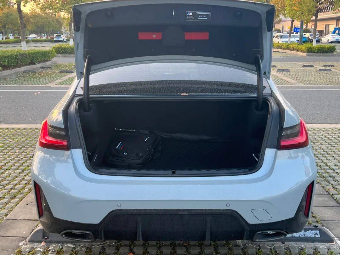 養(yǎng)一臺(tái)寶馬330Li,半年要花多少錢?為什么開3系是一種享受?