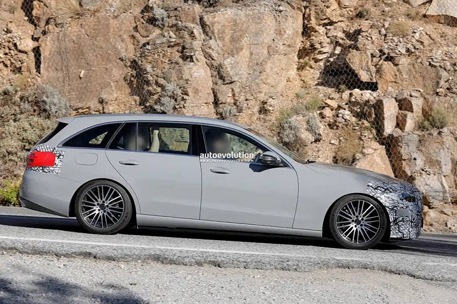 造型調整/或年內發布 新款奔馳C級旅行版諜照曝光