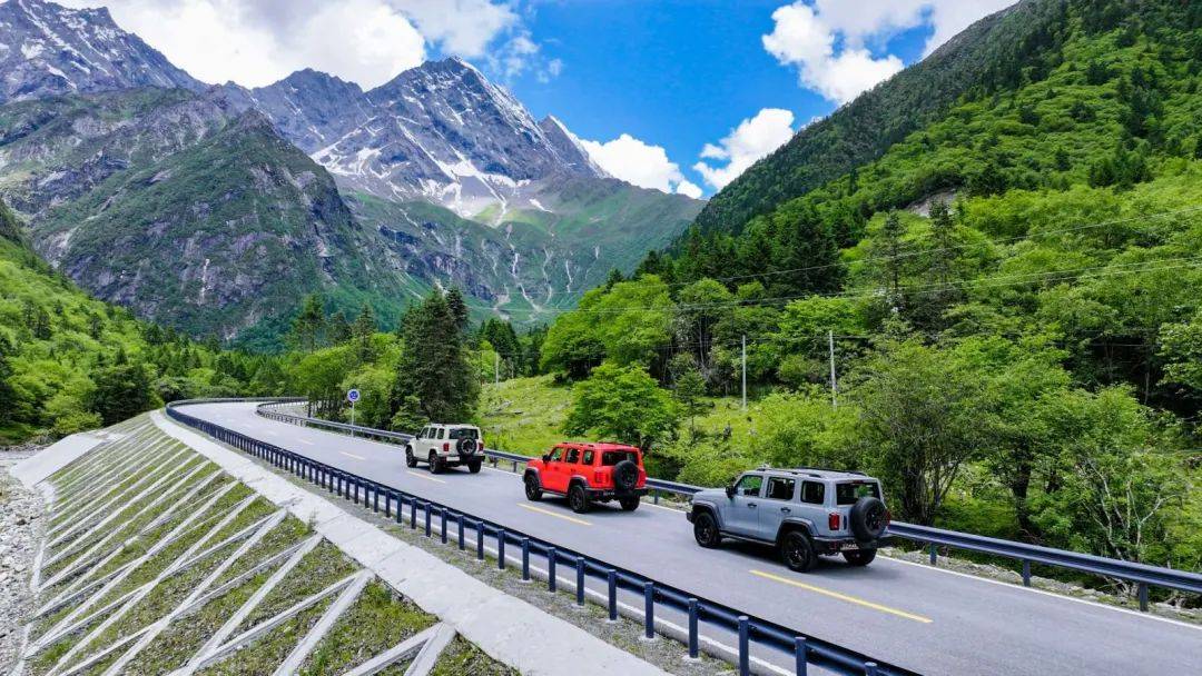 試駕2025款坦克300 Hi4-T:電驅越野新答案