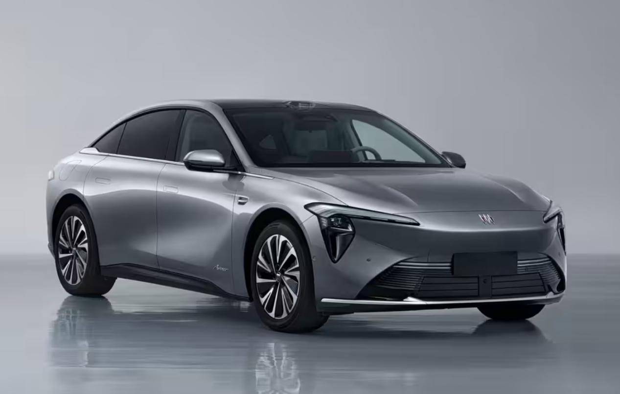 別克至境L7,首搭高通8775芯片,純電續航302公里的增程轎車