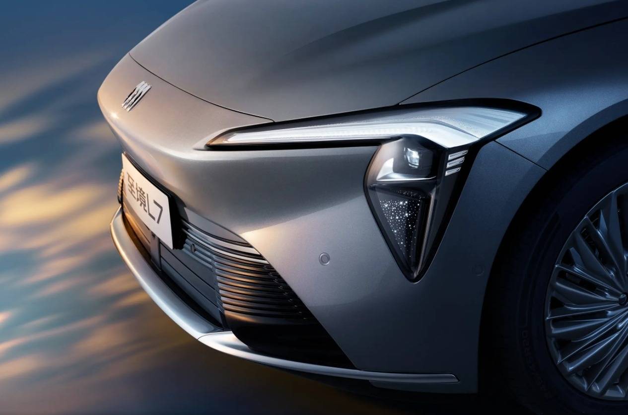 別克至境L7,首搭高通8775芯片,純電續航302公里的增程轎車