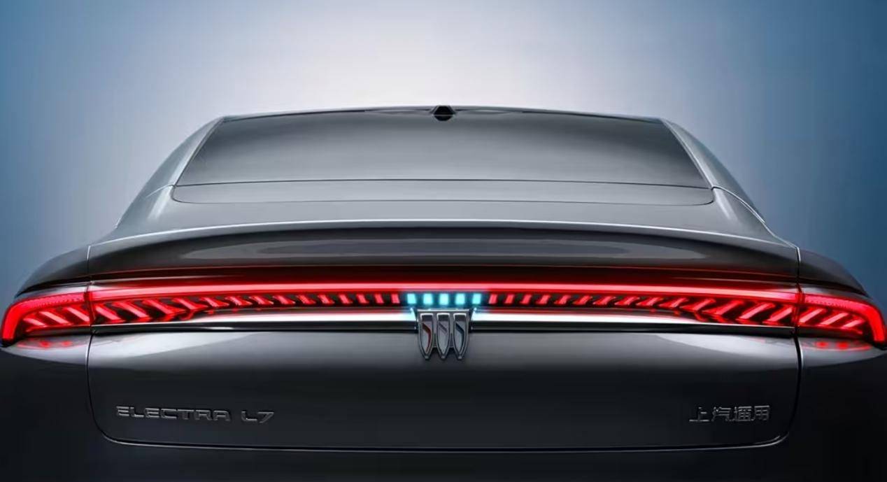 別克至境L7,首搭高通8775芯片,純電續航302公里的增程轎車