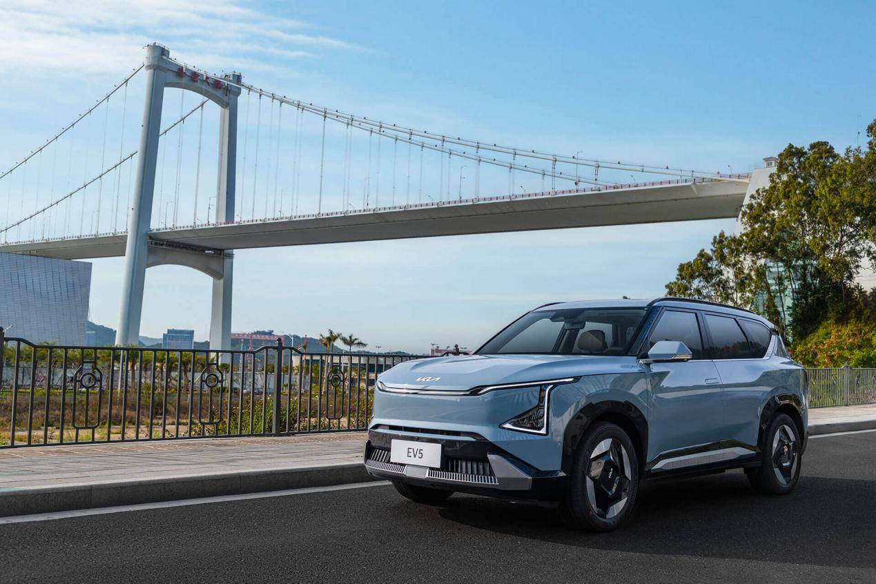 起亞 EV5\"增配不加價\",破局15萬級純電市場迎來價值重構