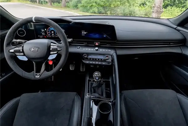 可合法上路的TCR賽車!現代伊蘭特特別版發布:提供6速手波 可合法上路的TCR賽車!現代伊蘭特特別版發布:提供6速手波