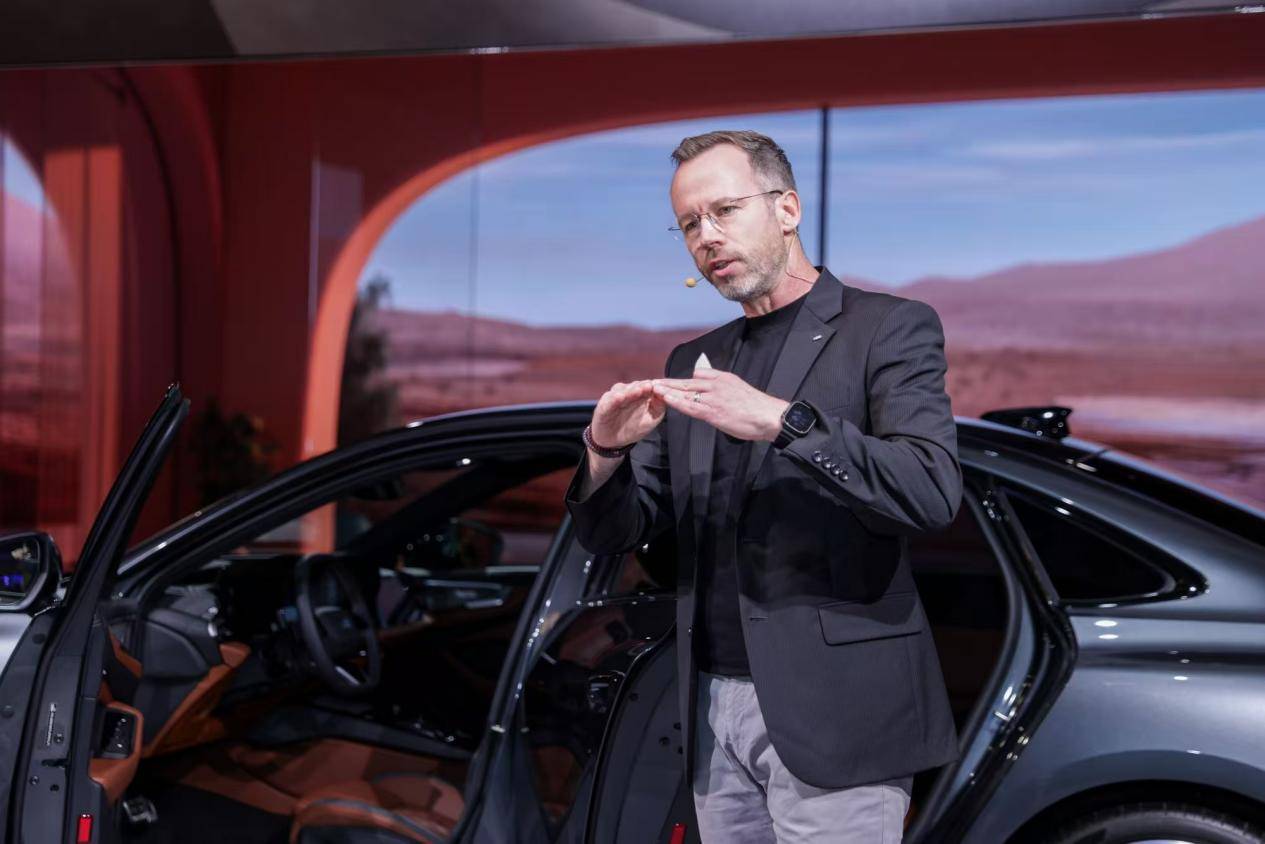 跨越半世紀(jì)的德系美學(xué)回響:一汽奧迪A5L的傳承與創(chuàng)新之道