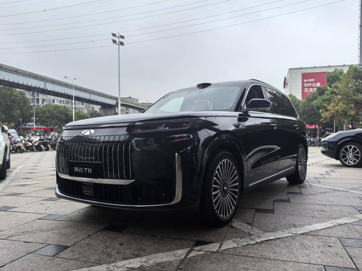 5.4秒破百+獵鷹智駕700,風(fēng)云T11預(yù)售19.99萬(wàn)起,性能與智能兼得