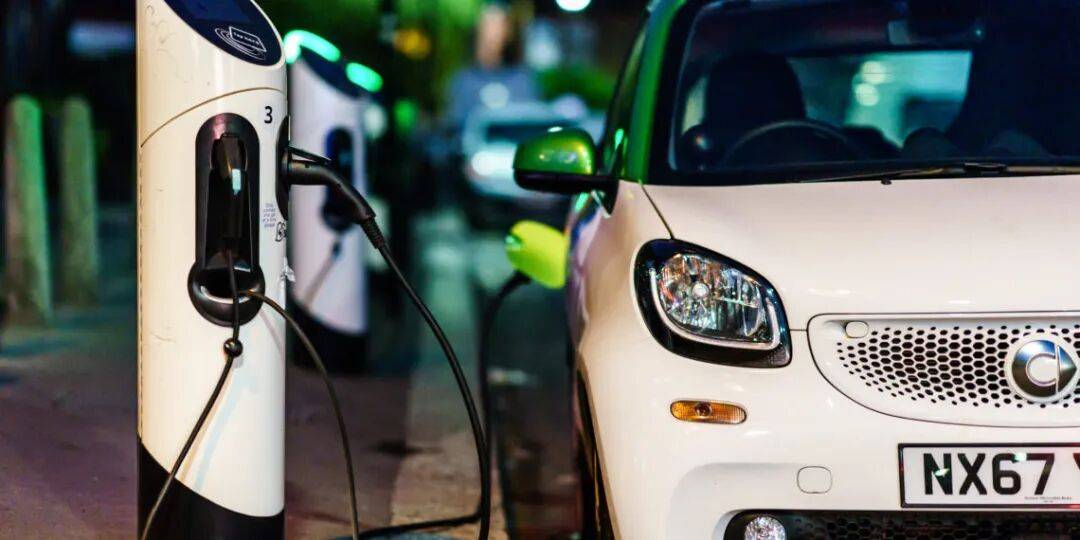 Stellantis、豐田、日產今年在英純電銷量占比難達標,或面臨每車最高1.5萬英鎊的“硬性”罰款