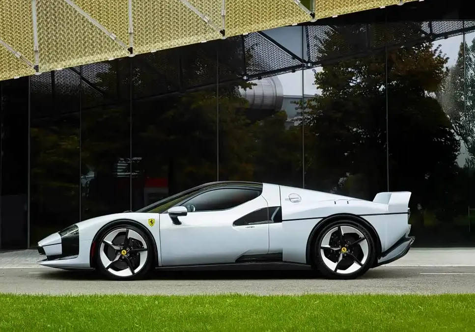 致敬F40經典/搭2.9T插混動力 法拉利SC40官圖發布