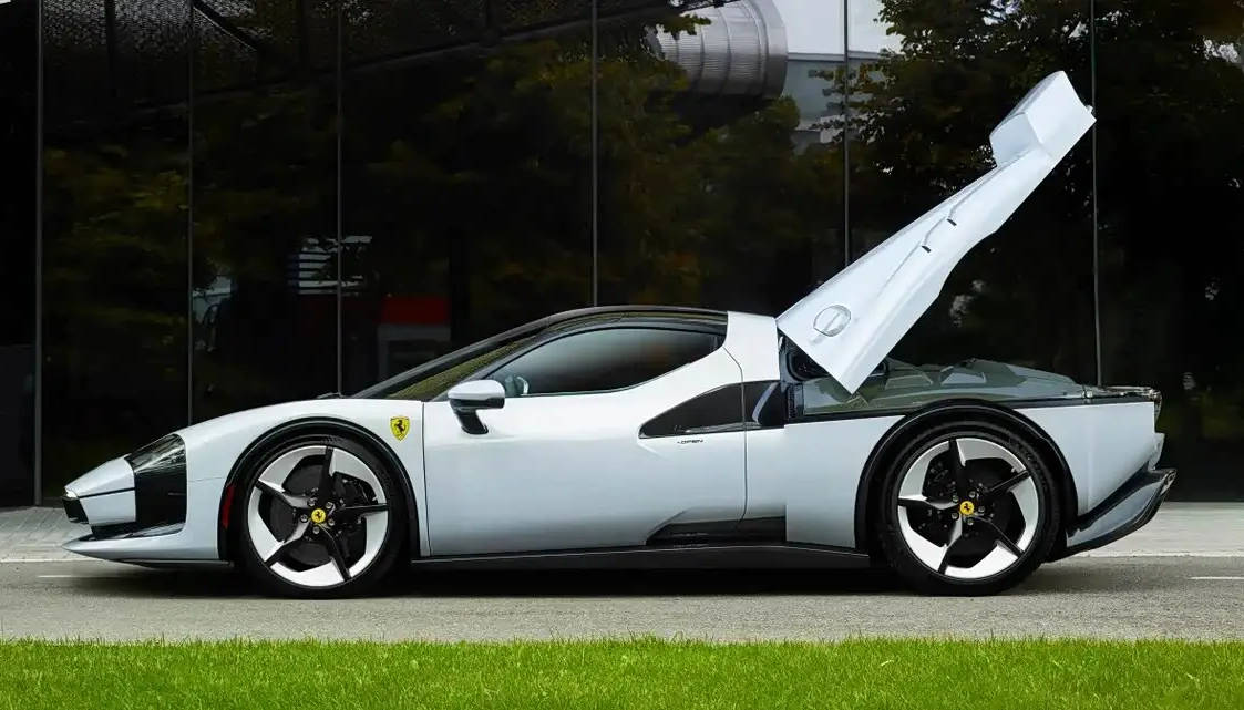 致敬F40經典/搭2.9T插混動力 法拉利SC40官圖發布