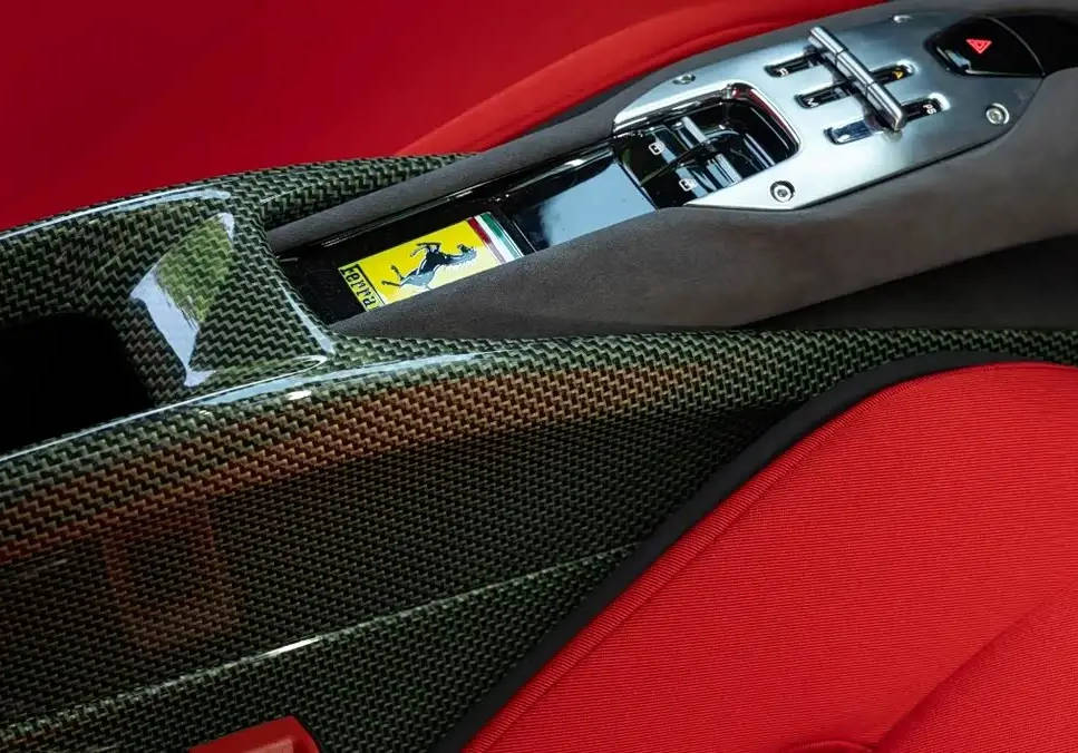 致敬F40經典/搭2.9T插混動力 法拉利SC40官圖發布