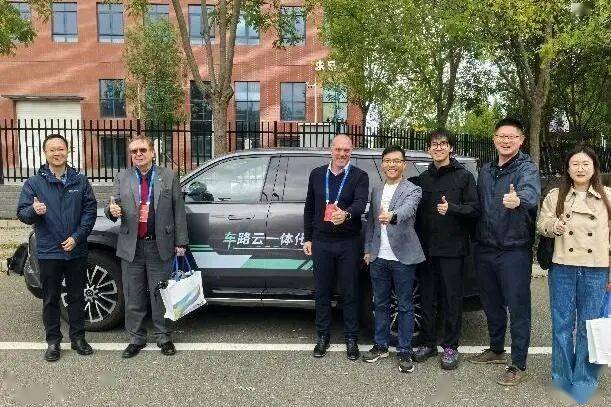車路云一體化中外車企協(xié)同開發(fā)測試行動(dòng) 量產(chǎn)應(yīng)用場景動(dòng)態(tài)演示及試乘體驗(yàn)活動(dòng)成功舉辦