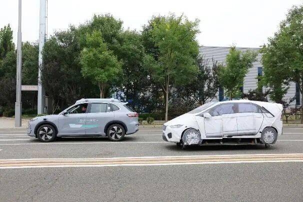 車路云一體化中外車企協(xié)同開發(fā)測試行動(dòng) 量產(chǎn)應(yīng)用場景動(dòng)態(tài)演示及試乘體驗(yàn)活動(dòng)成功舉辦