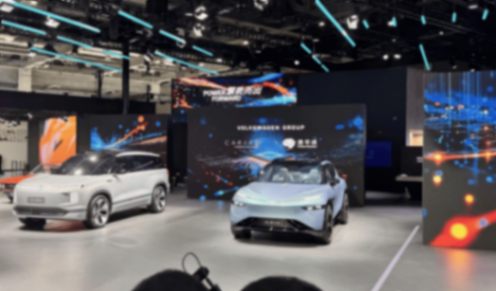 海陸空全都要!進(jìn)博會(huì)上,車企開始秀無(wú)人車、飛機(jī)和火箭了