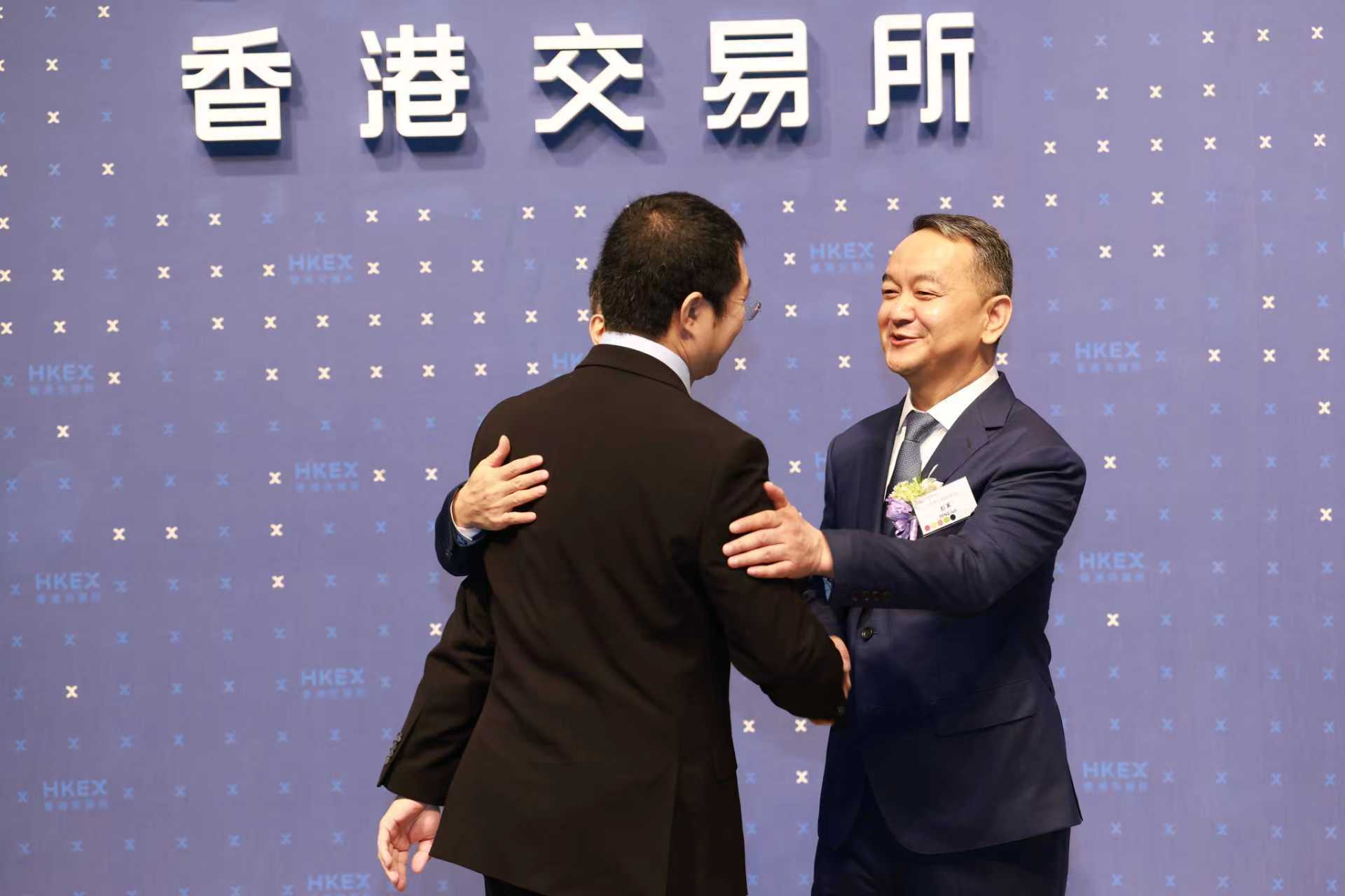 小馬、文遠上市雙雙破發 敲鐘難解Robotaxi賽道商業化焦慮