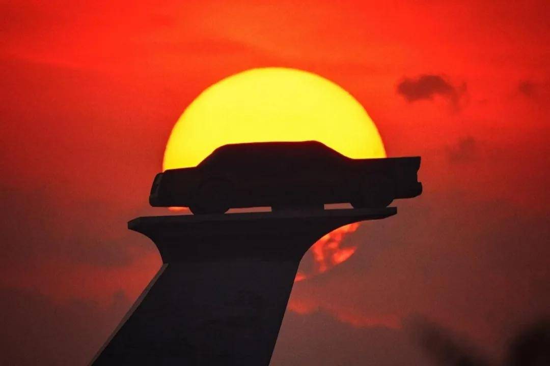 從“國車”到國民車,紅旗叩響未來之門