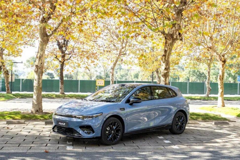 10萬級終于有好開好玩的兩廂車!Lafa5把我治好了