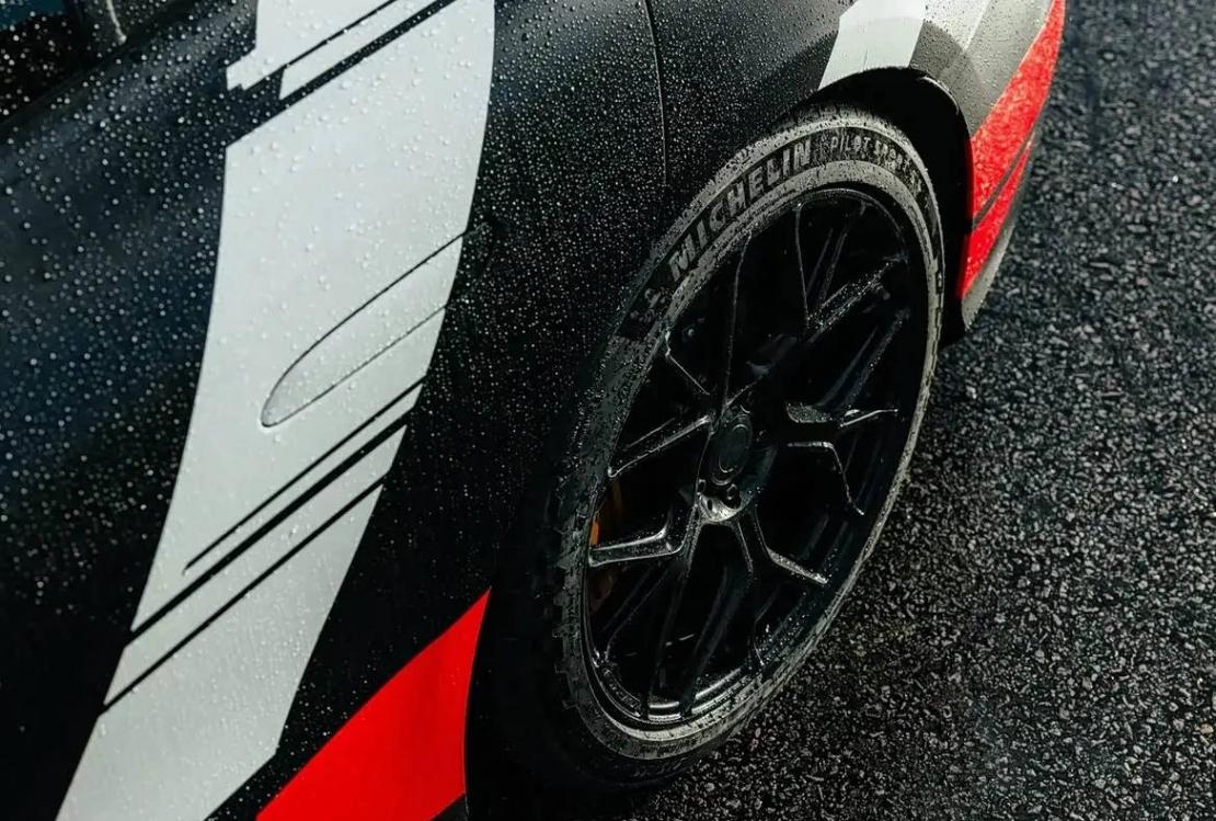 3顆軸向磁通電機 全新AMG GT四門電動轎跑車低偽實車發布