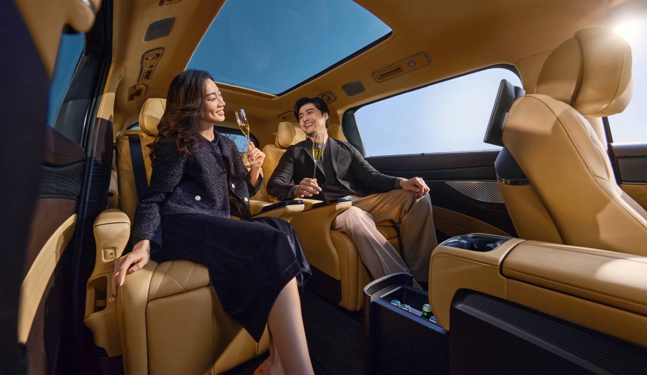 騰勢D9交付突破30萬輛!重塑豪華MPV全球標桿