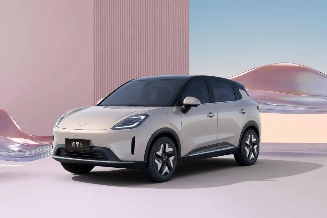 五菱繽果Pro的申報圖,品牌旗下擁有五菱繽果、五菱繽果S以及五菱繽果PLUS三款繽果序列的車型