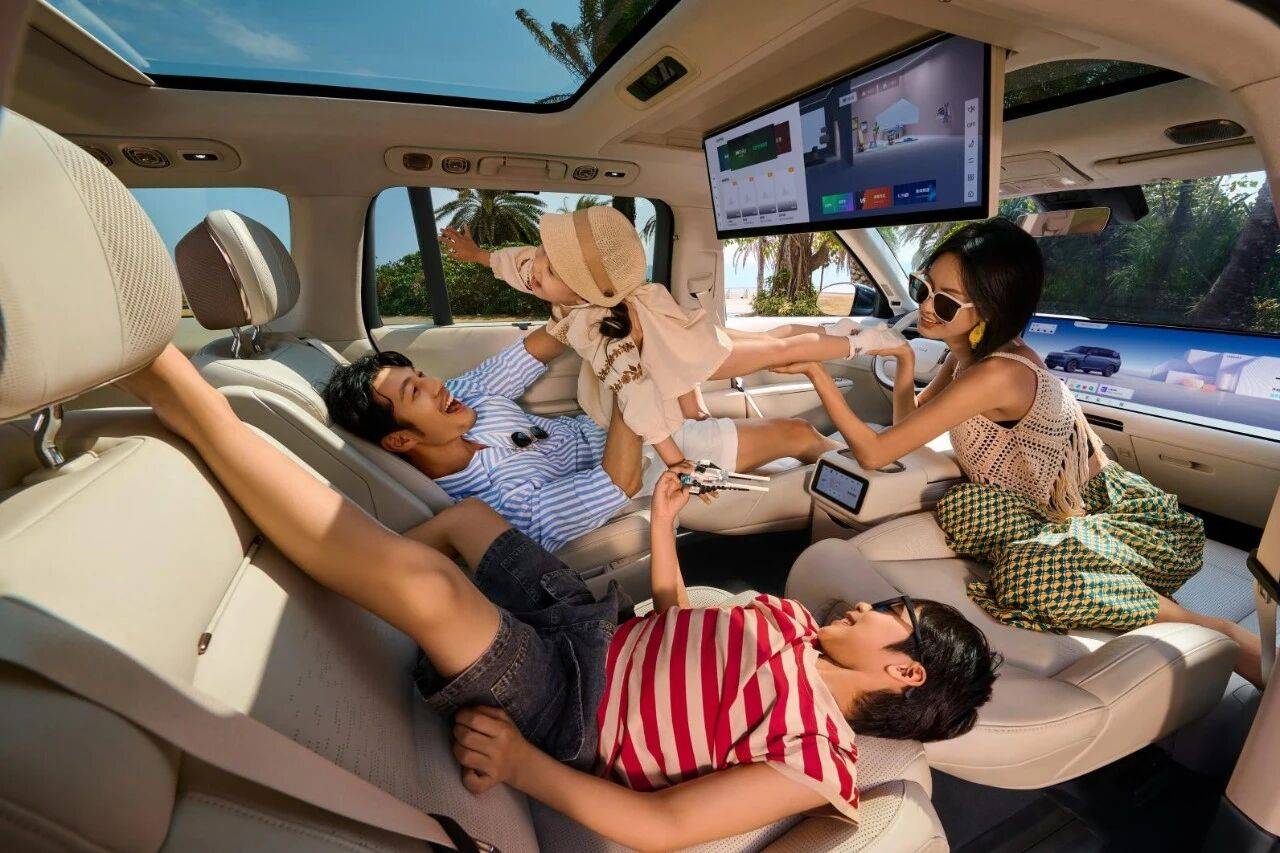 領克900雙智進化改寫高端SUV格局