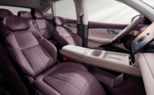 試駕深藍(lán)L06:“公路磁懸浮”真有料,15萬的車開出百萬級質(zhì)感