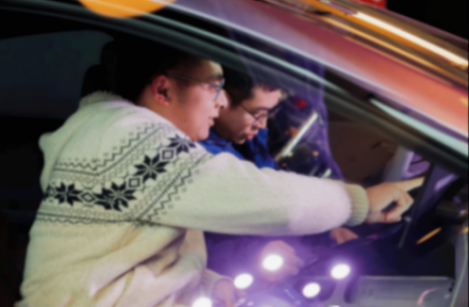 試駕深藍(lán)L06:“公路磁懸浮”真有料,15萬的車開出百萬級質(zhì)感