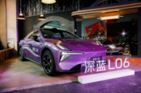 試駕深藍(lán)L06:“公路磁懸浮”真有料,15萬的車開出百萬級質(zhì)感